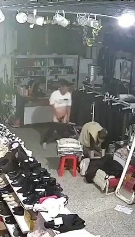 ผัวแอบเอากับลูกจ้างสาว ฟ้องอะไรได้บ้างค่ะ