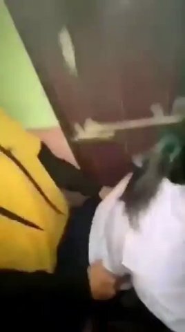 โดดเรียนมาสวิงในห้องน้ำโรงเรียน