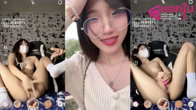คลิปหลุดทวิตเตอร์ Lukmoo71 น้องลูกหมู สาวแว่นเหล็กดัดหุ่นแจ่มๆ มาตั้งกล้องไลฟ์สดเล่นเสียวใน ดิสคอส มาแหวกขาเอาควยปลอมมายัดหีร้องเสียวโครตเด็ด แหวกขาเย็ดกระแทกหีลีลาอย่างแจ่มจัดๆ ร้องเสียวลั่นห้อง