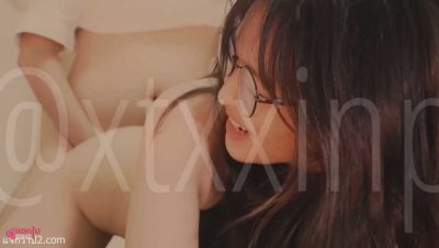 คลิปหลุด xtxxinp ไอ่หนุ่มนัดเย็ดหีน้องแว่นขาวเนียนจับกระเด้าหีรัวๆแบบไม่ยั้ง ซอยรัวๆจนร้องครางออกมาอย่างเสียวลั่นห้องเลย