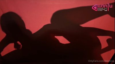 คลิปหลุดกวาง เดียร์ลอง 18+ Deerlong คลิปเด็ดใน Onlyfans ทะแคงข้าขึ้น แหกหีเอาดิลโด้ยัดหี ใส่เข้าออกรัวๆมิดด้าม เสียงดังแจ๊ะๆ