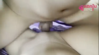 คลิปโป๊วัยรุ่น XXX หลุดวัยรุ่นเสียบหีแบบเพลินๆ อัดคลิปเย็ดกับเมีย เอาควยแหลมๆแทงหีเมียแรงๆ เสียงกระแทกดังตับ แล้วเอาออกมาชักเสร็จด้านนอก