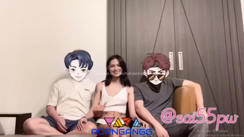 คลิปโป๊สวิงกิ้งเด็ดๆkaidaw_99 วัยรุ่นสาววัยทีนสุดแซ่บนัดชายสองมารุมเย็ด2-1เสียวๆ โดนกระดอจ่อปากเลียหัวควยก่อนรุมเย็ดซอยถี่